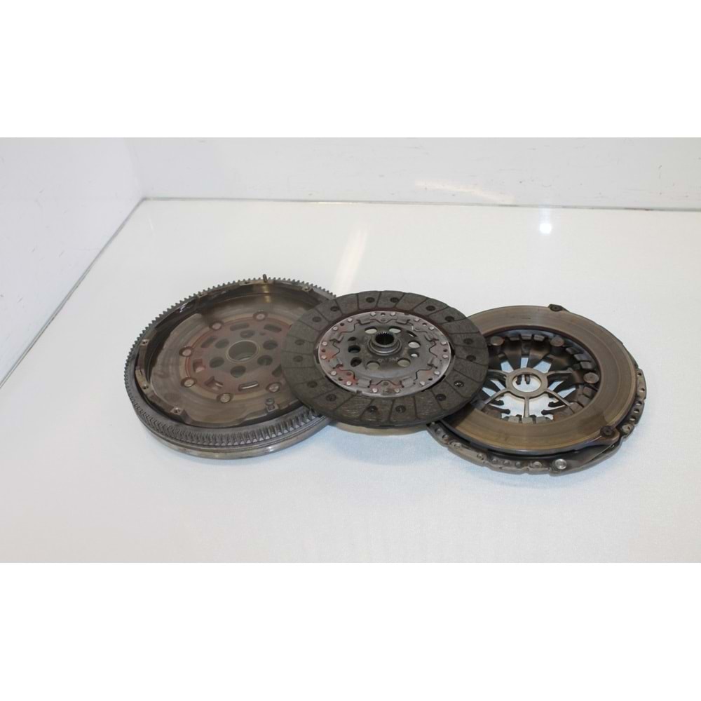 VOLANTLI SET T6 LUK 2,0 TDI 1,6TDI CAYC